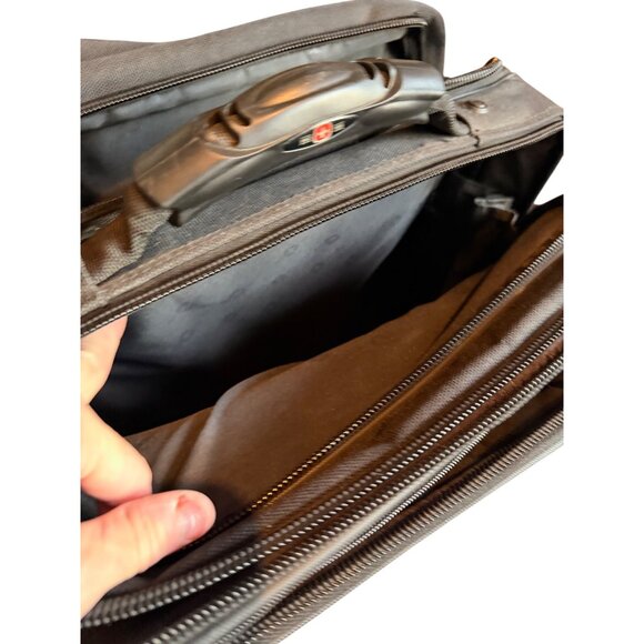 Wenger Swissgear Rolling Laptop Briefcase With Telescopic Handle & Multiple Comp - Picture 13 of 15